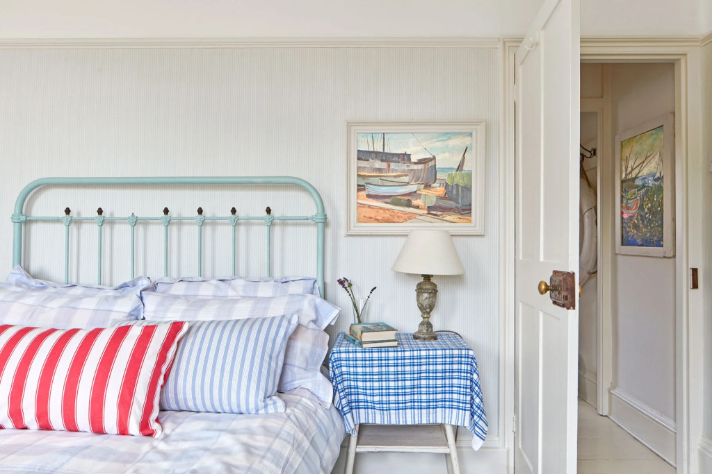 Mariners Cottage by Coaste