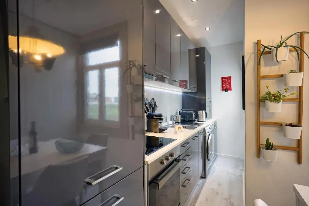 Expo Oriente 2 Bedrooms by GT House