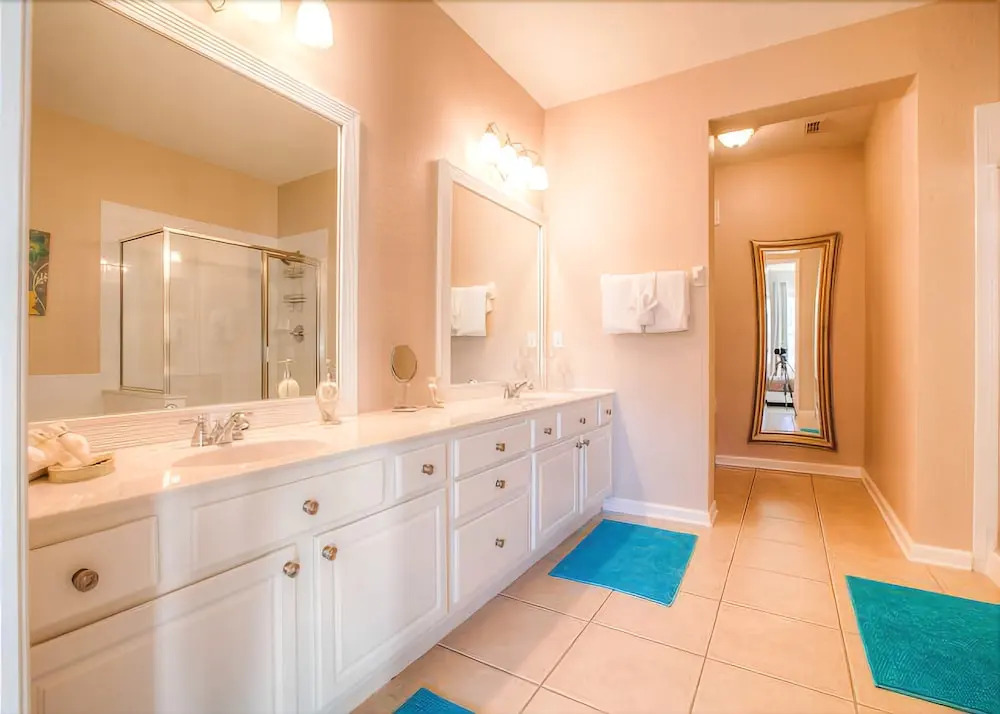 Newly Renovated 1st-Floor Condo at Vista Cay