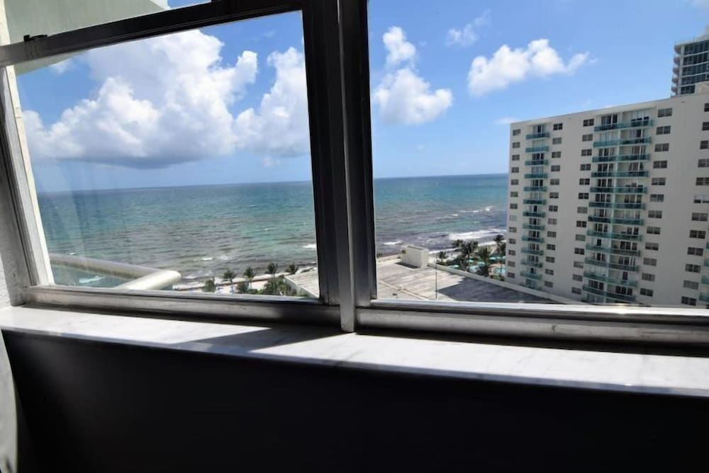 Amazing 2 Bed 2 Bath With Ocean View @ Tides