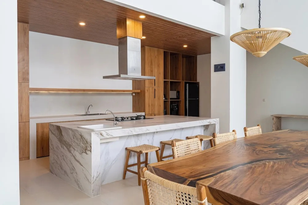 Lavender Rooftop 3BR Villa with a Heated Private Pool