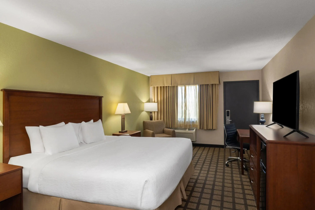 Baymont by Wyndham Oacoma