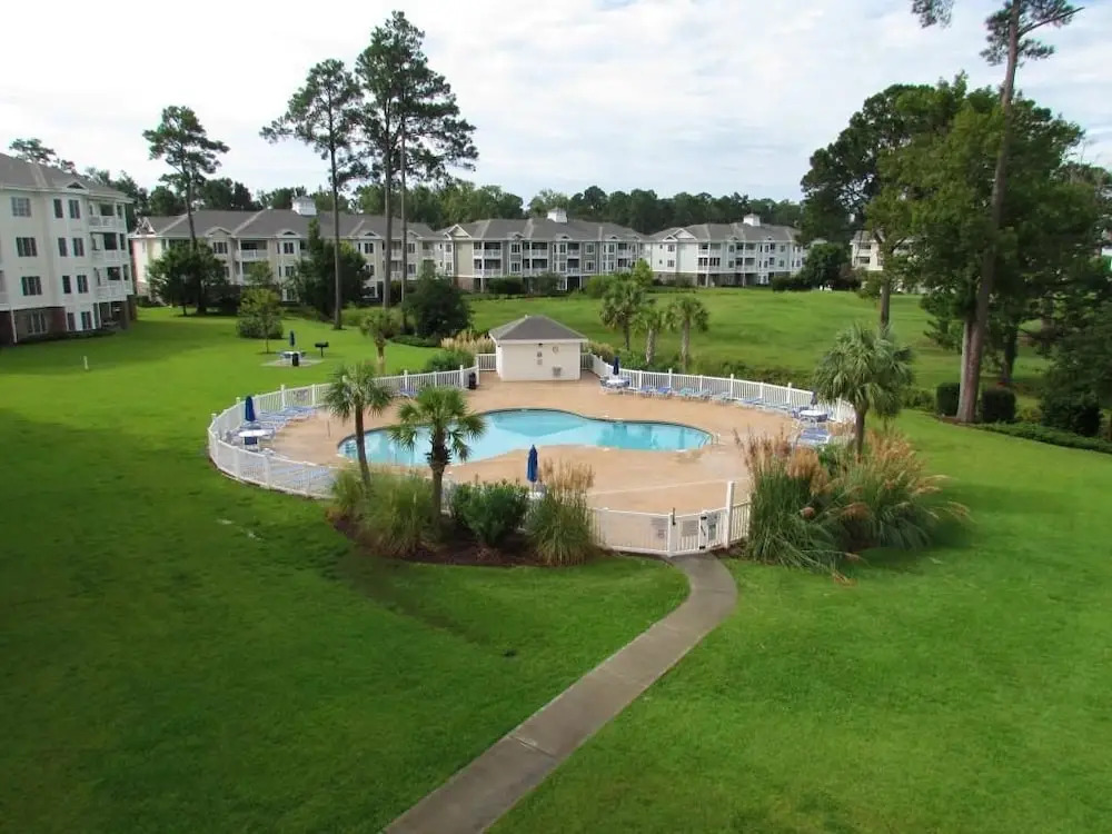 Magnolia Pointe Luster Leaf 4890-301