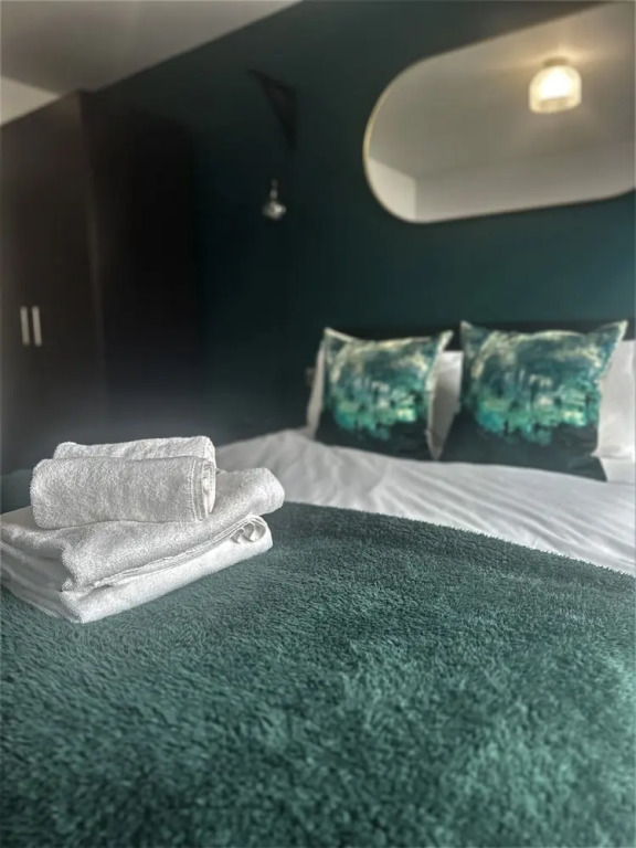 Harbourside Hideaway - Superb Flat With Terrace