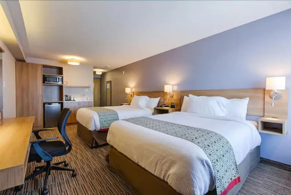 Microtel Casselman