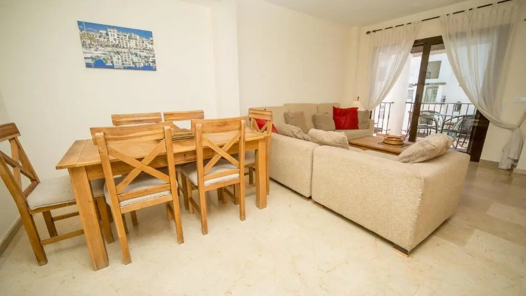 Marina Real 245