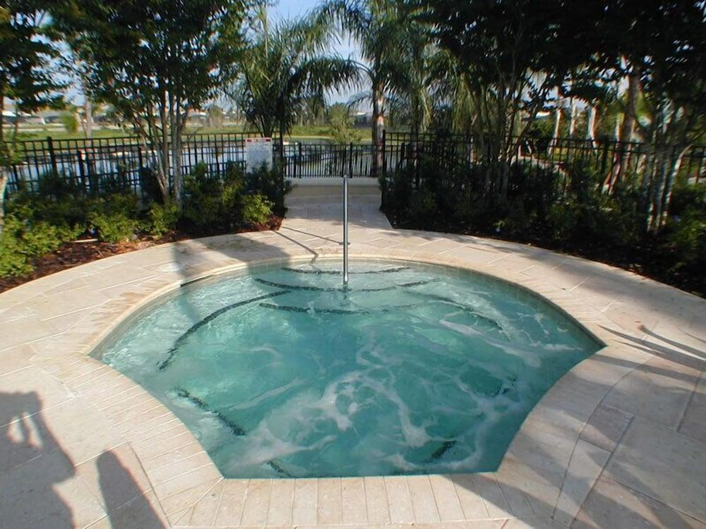 Comrow # Holiday Home 4121
