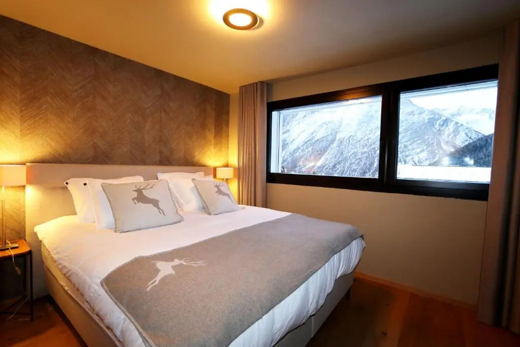 Hollywood 1 - A luxury, comfortable and spacious apartment located directly on the slopes!