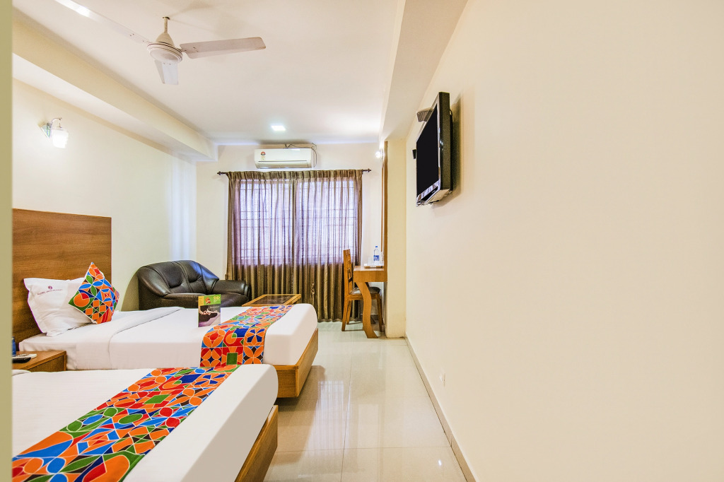 FabHotel Jansi Deluxe - Nr Gandhipuram Bus stand