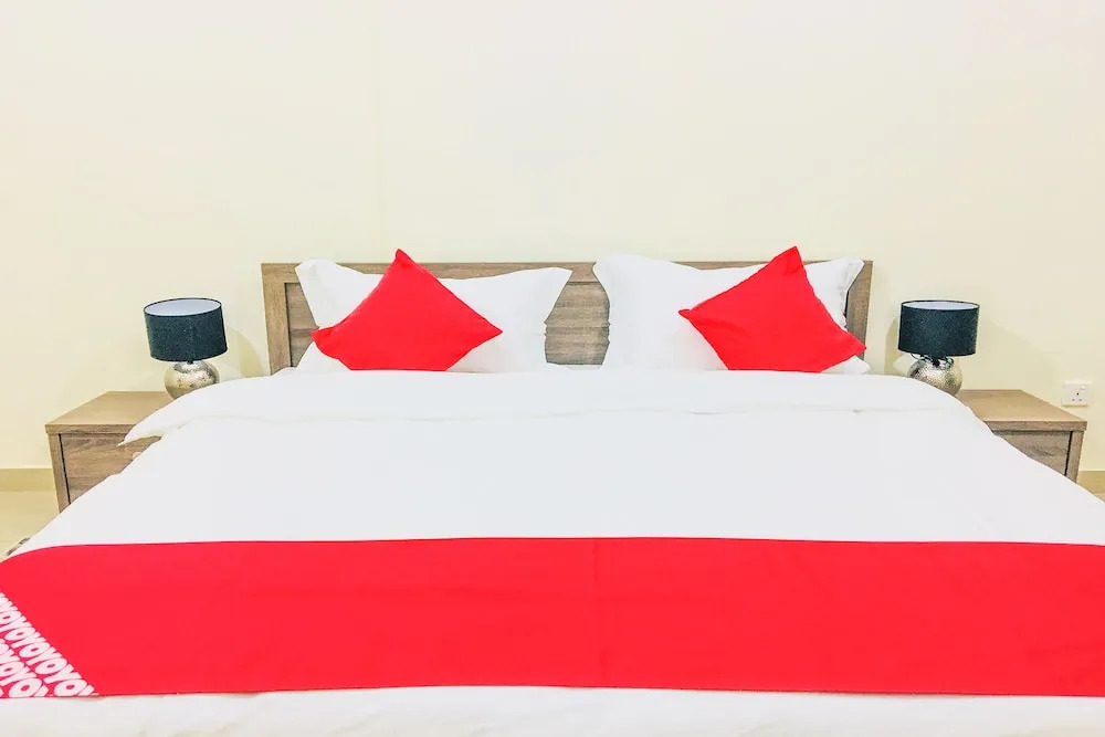 OYO 106 Home Manchester Tower