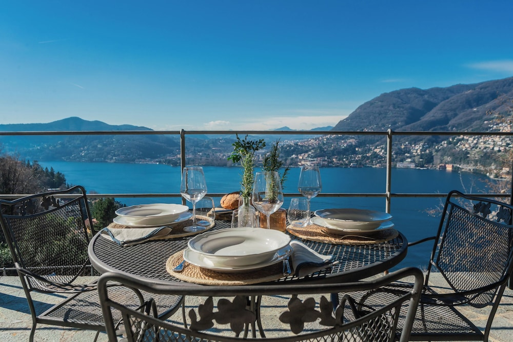 Villa Eugenia - Pool e Garden Retreat in Como by Rent All Como