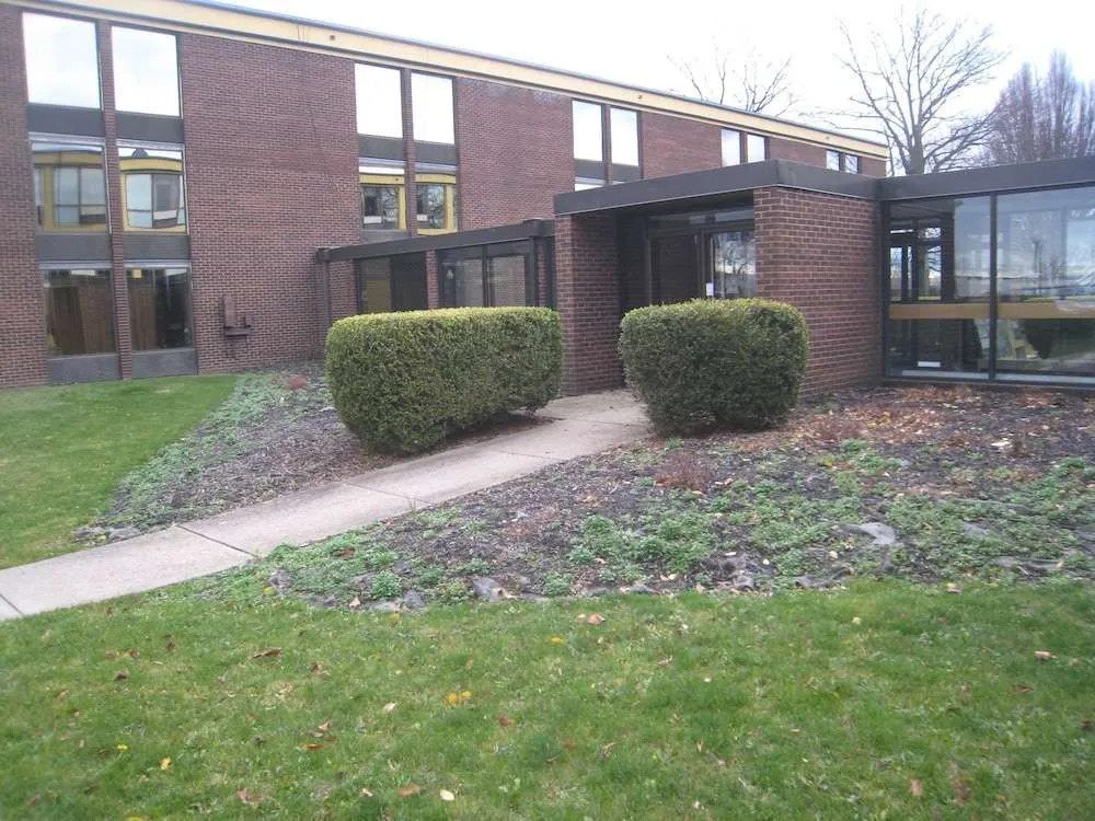 Holiday Inn Hotel And Suites