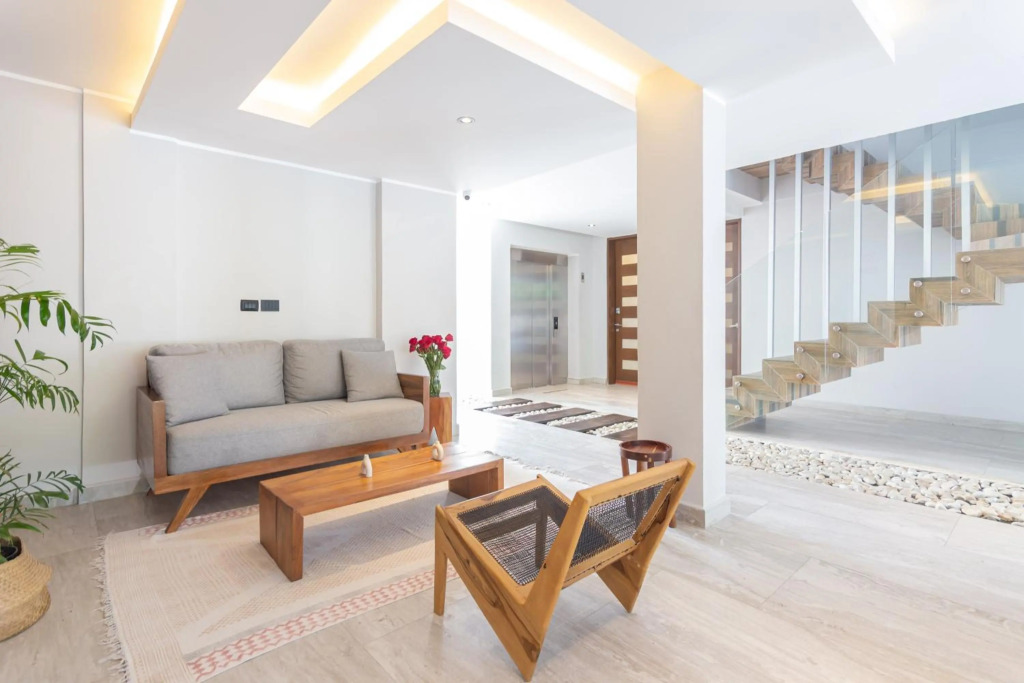 "TOH HOUSE " LUXURY APARTMENTS Near 5tv Av