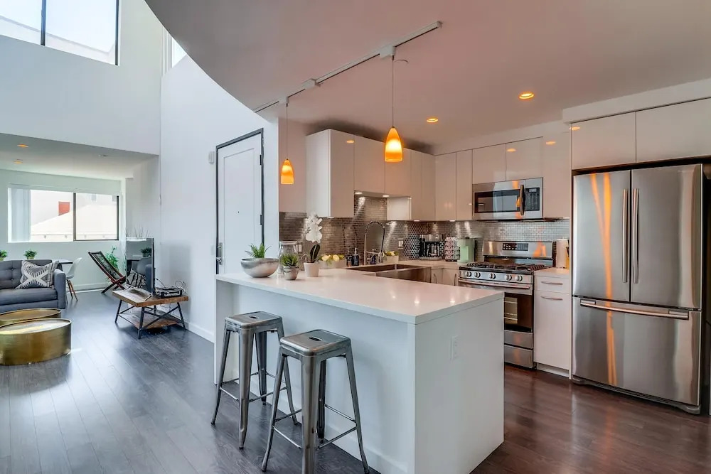Luxury Little Italy Loft by Namastay