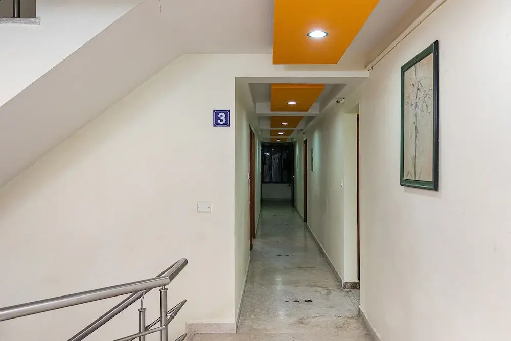 Golden Inn by OYO Rooms