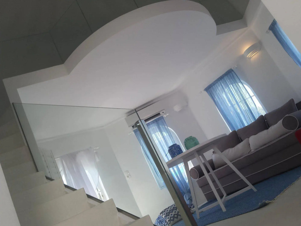 Kouros Home Hotel