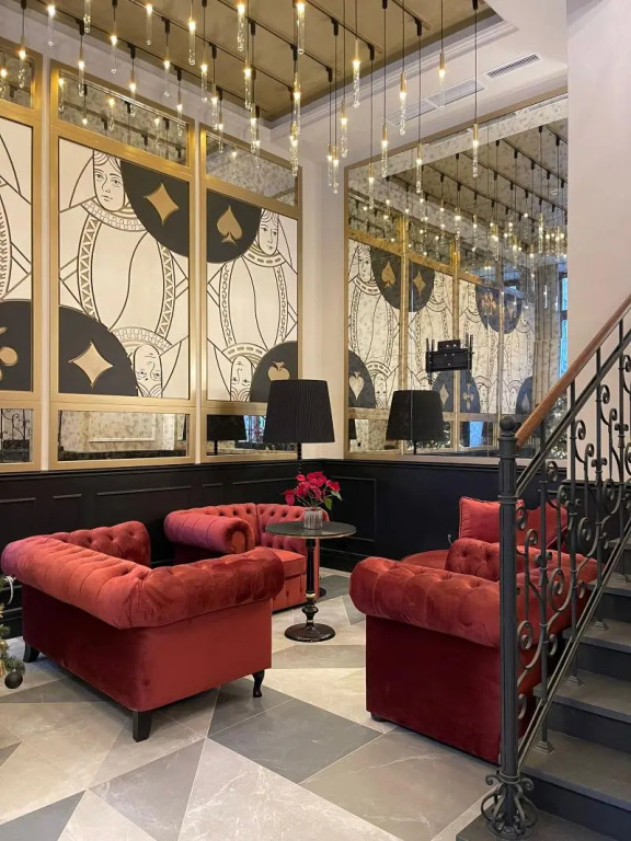Hotel Golden Queen