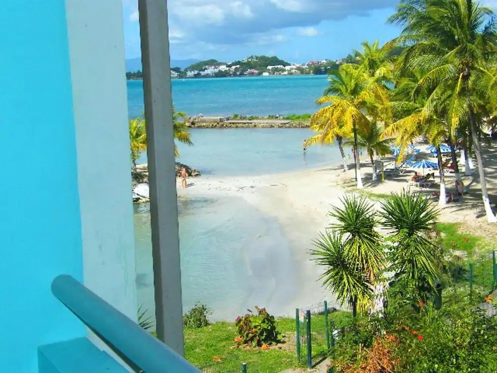 Studio in Le Gosier, with Wonderful Sea View, Furnished Balcony And Wifi - 30 M From the Beach