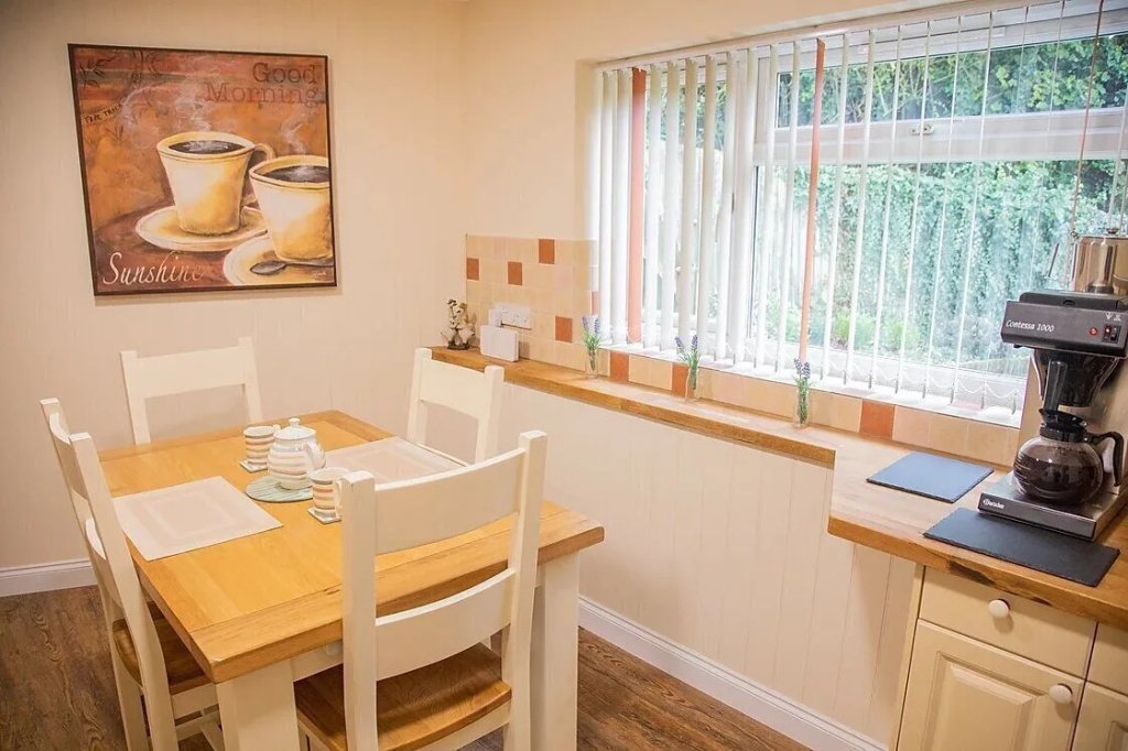 The Annexe @ Elmbank - Adults Only