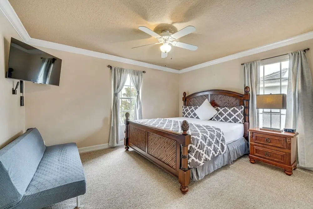 14 Mi to Disney: Spacious Home w/ Pool & Lanai!
