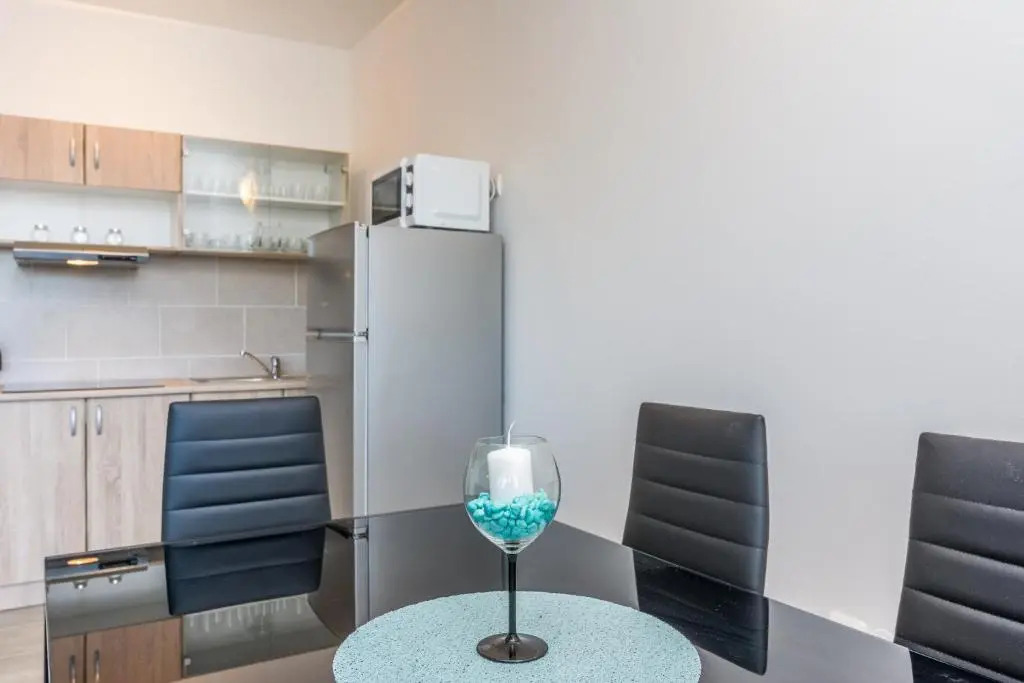 Pasko 2 modern furnished ap for 7