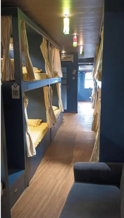 Sinhassan Dormitory Hostel Juhu