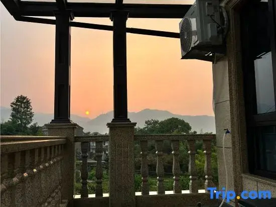 Yuyao Chunyi Juzhuju (Siming Lake Scenic Area)