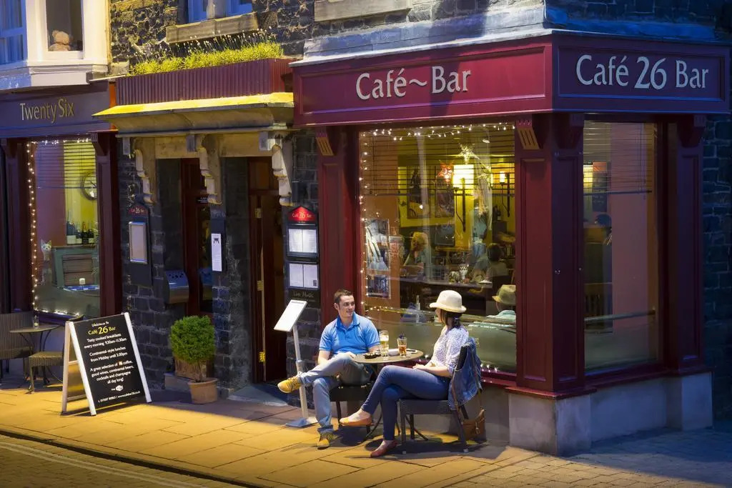 Cafe Bar 26
