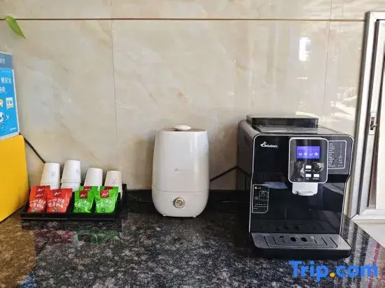 Puyang Qianyou Hotel
