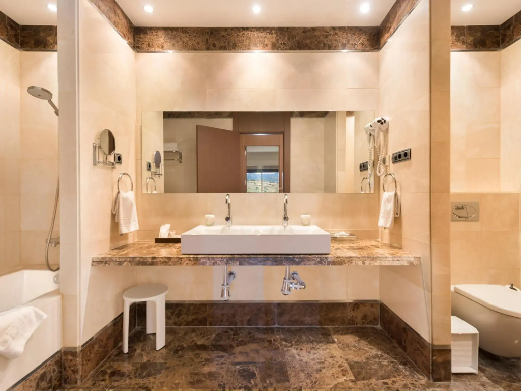 Fuerte Estepona Suites Spa