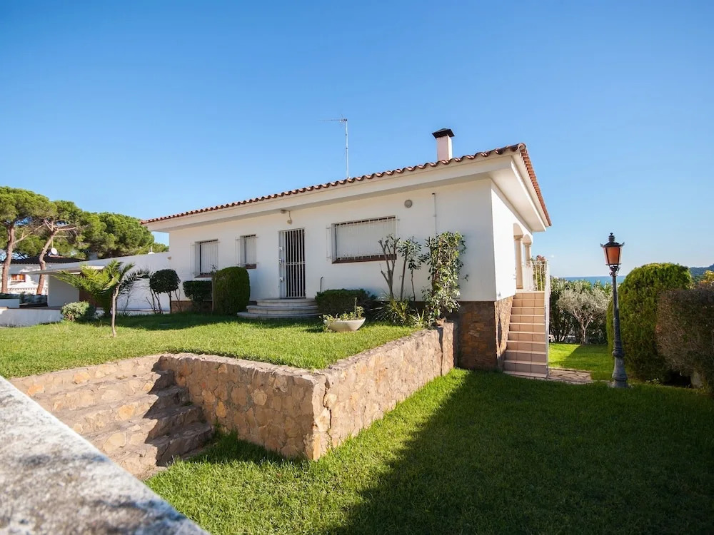 Beautiful House With a Large Terrace and Swimming Pool With a Fantastic View
