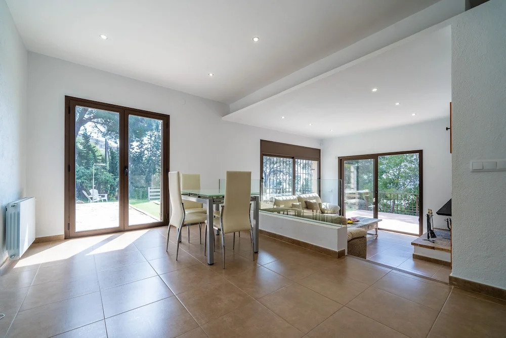 HomeHolidaysRentals Velur