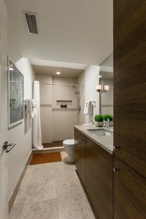 Perfect 1BR in Lincoln Park Steps to DePaul by AllSet Turnover