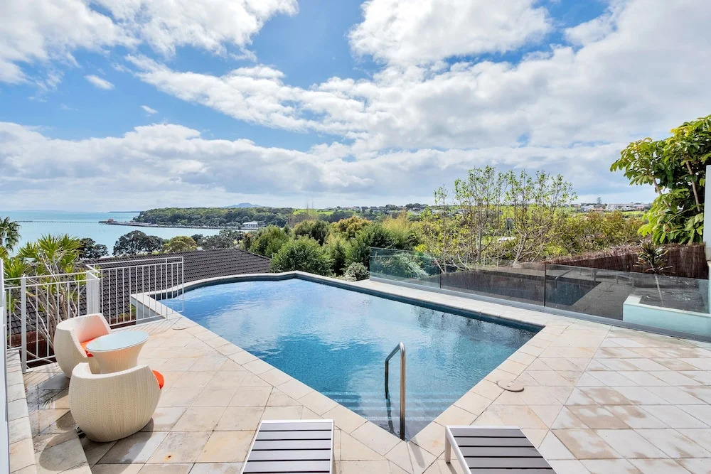 Orakei Grandeur Mansion with Sea Views & Pool