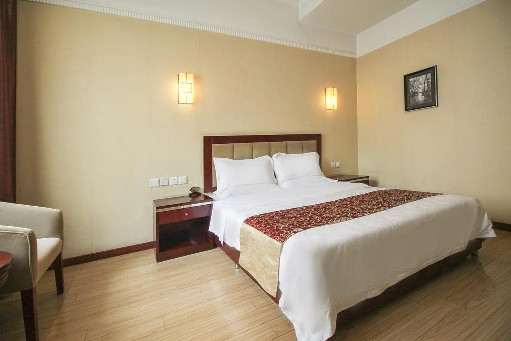 Dujiangyan Puhong Hotel