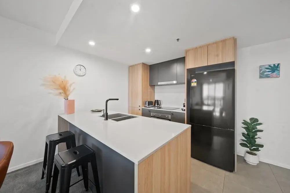 Sleek 2-bed Apartment With Rooftop Garden Access