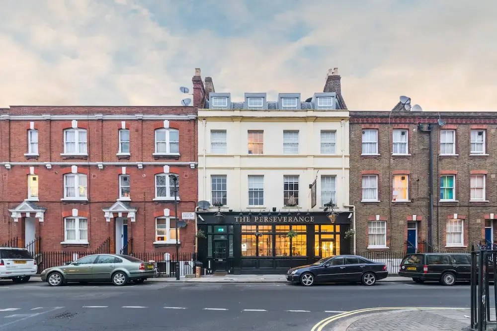 Shorton St Apartments by Chi Chi
