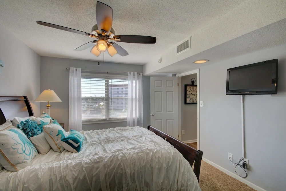 243 El Matador 2 Bedroom Condo by RedAwning