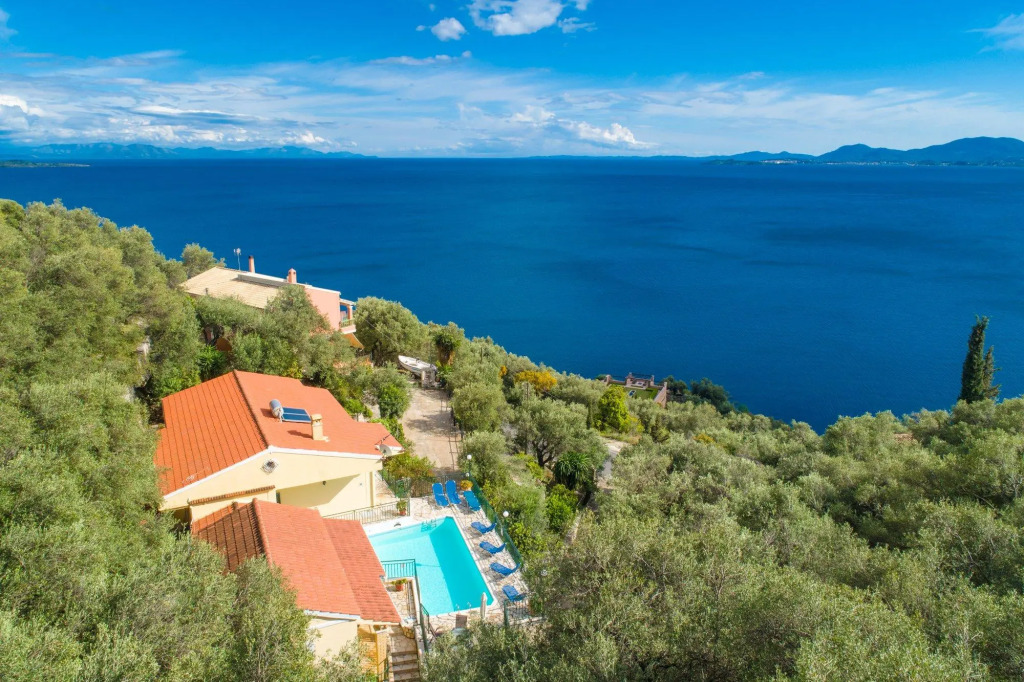 Sofia Large Private Pool Walk to Beach Sea Views A C Wifi Car Not Required - 1552