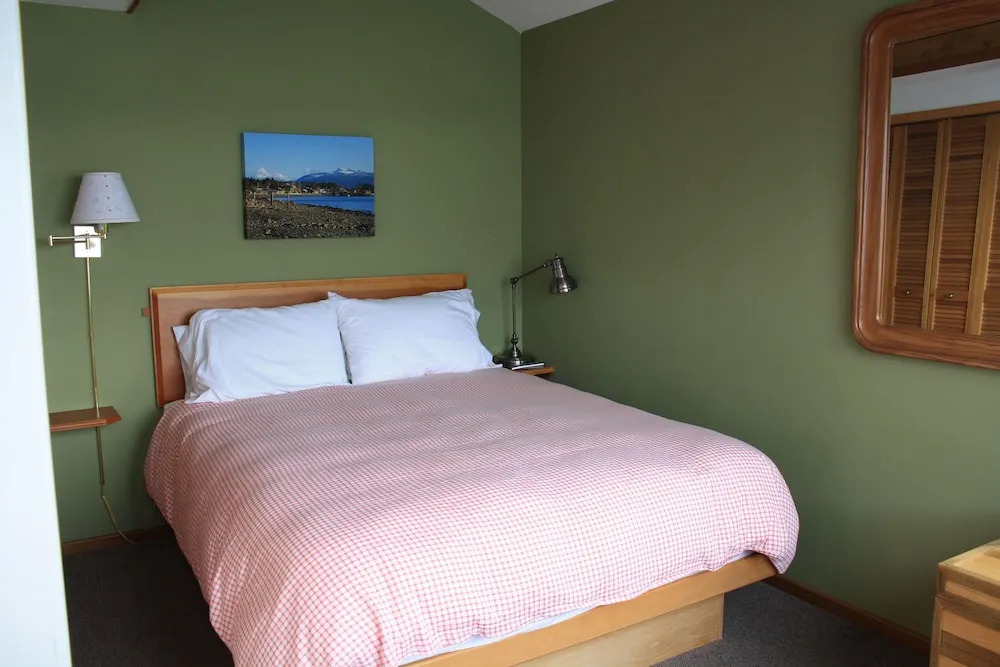Orca Lodge