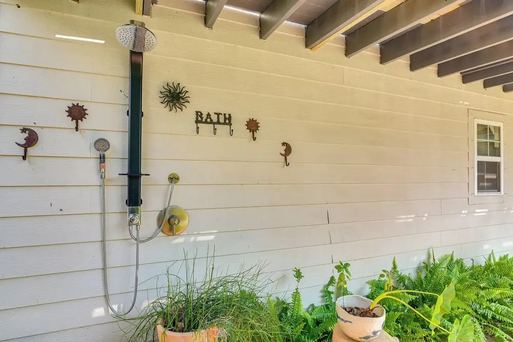 Private Beach Pass: Cozy Galveston Apartment!