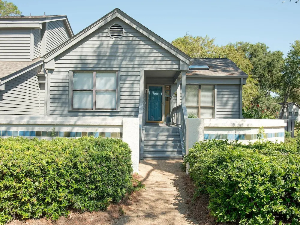 New Listing! Lake Forest Villa W/ Pool, Near Beach Villa