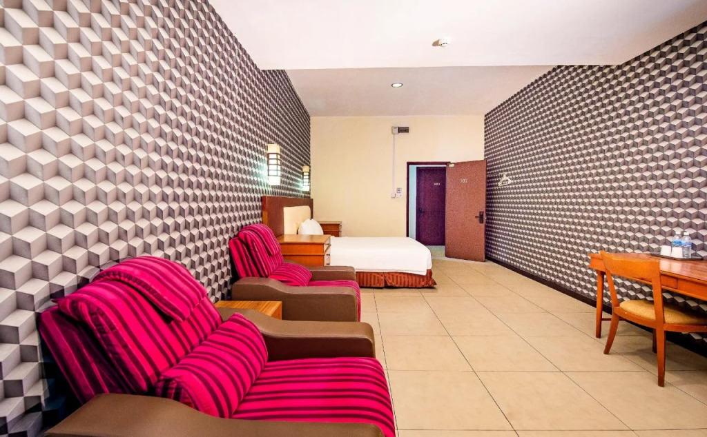 Pertama Lodge