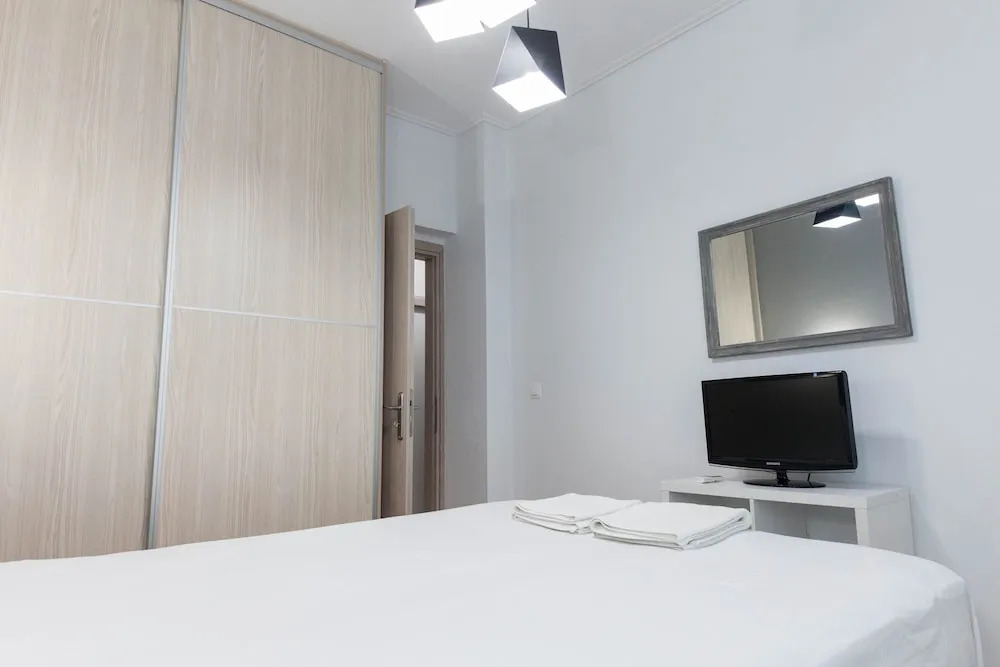 Modern Cozy 1 Bd Piraeus Perfection Apt