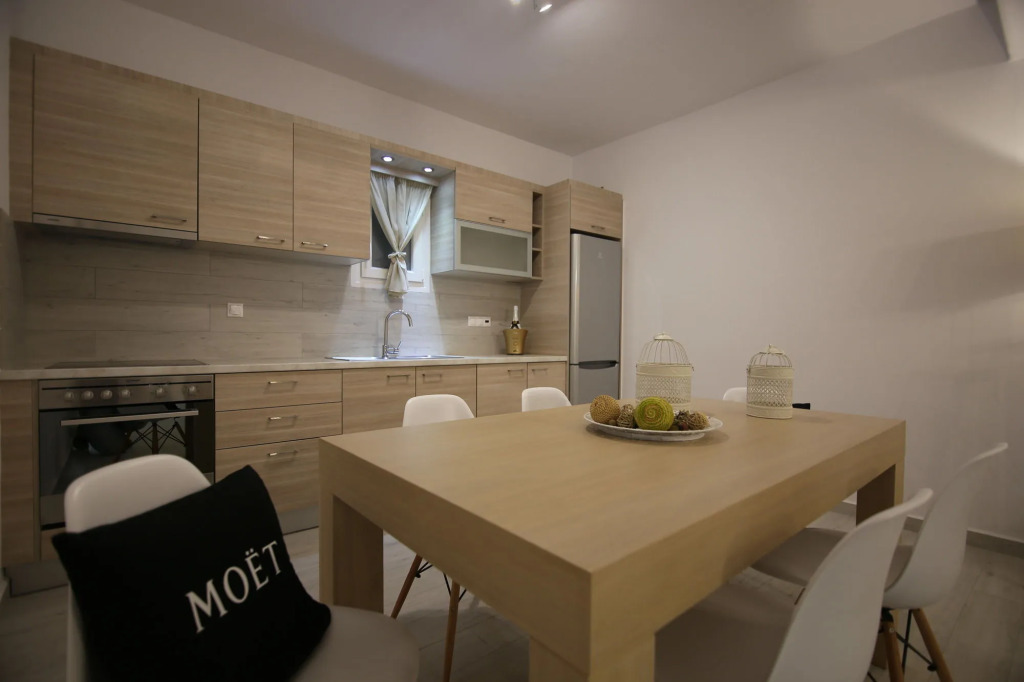 Evi Suites & Villas
