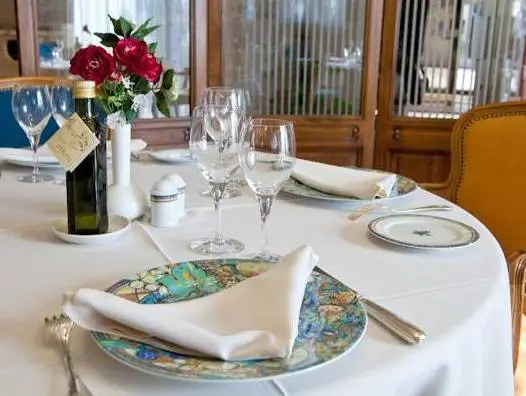 LOGIS HOTEL & RESTAURANT LETAPE Bouc Bel Air - Gardanne