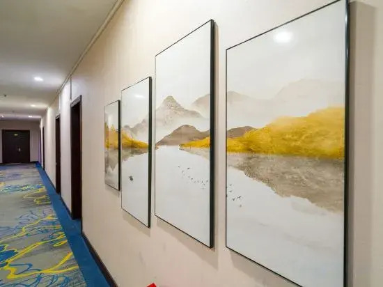 Nan'an Furong Hotel (Guoguang High School Meishan Bus Station)