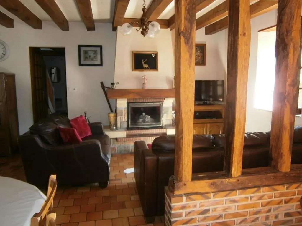 Gîte spacieux avec billard, cheminée & terrasse, près de la forêt de Bercé, Wi-Fi & activités nature - FR-1-410-337