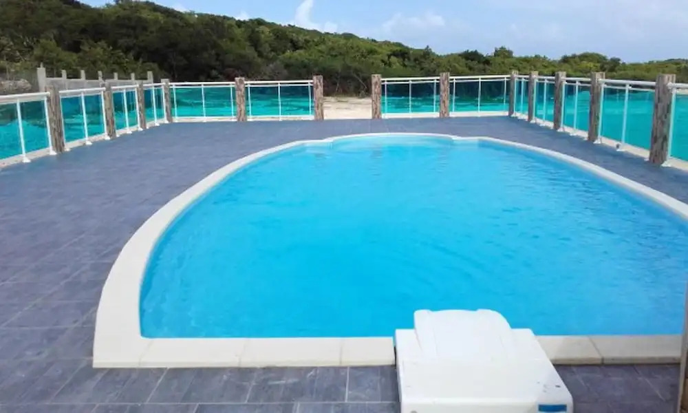 House With 2 Bedrooms in Saint François, With Pool Access, Enclosed Ga