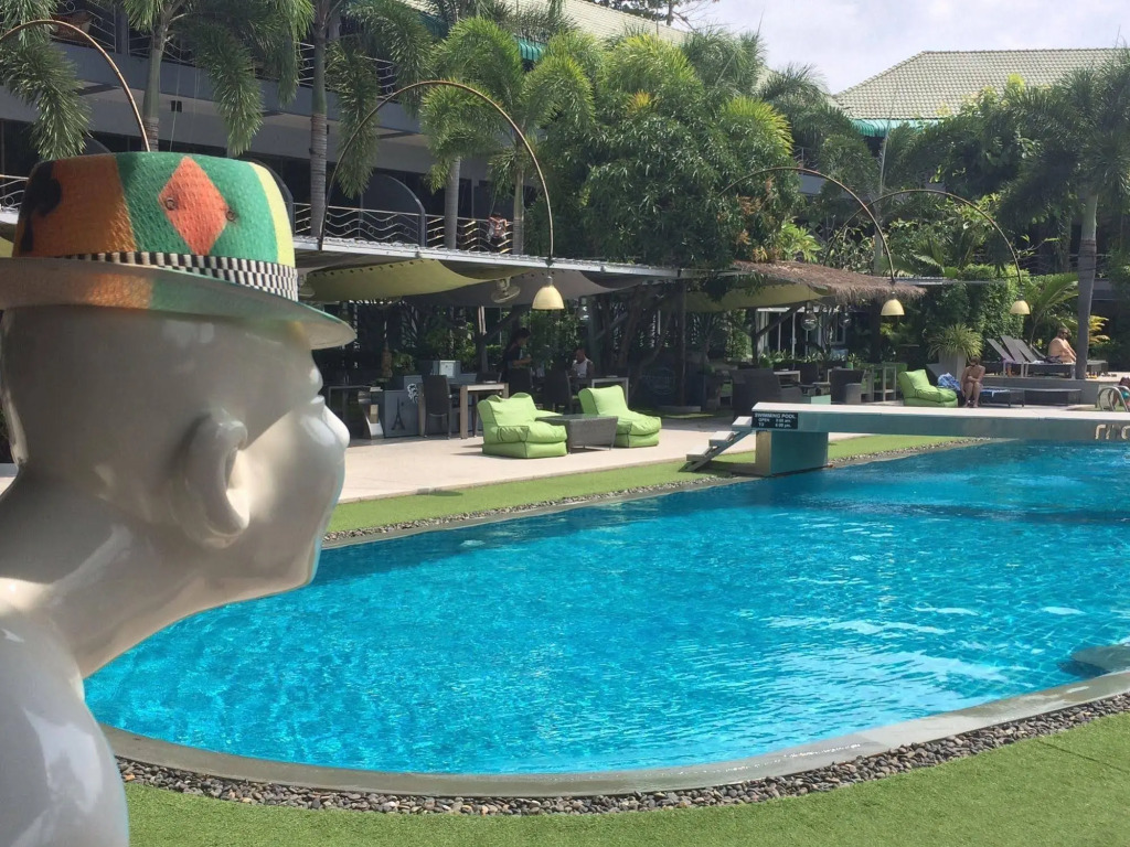 Momento Resort